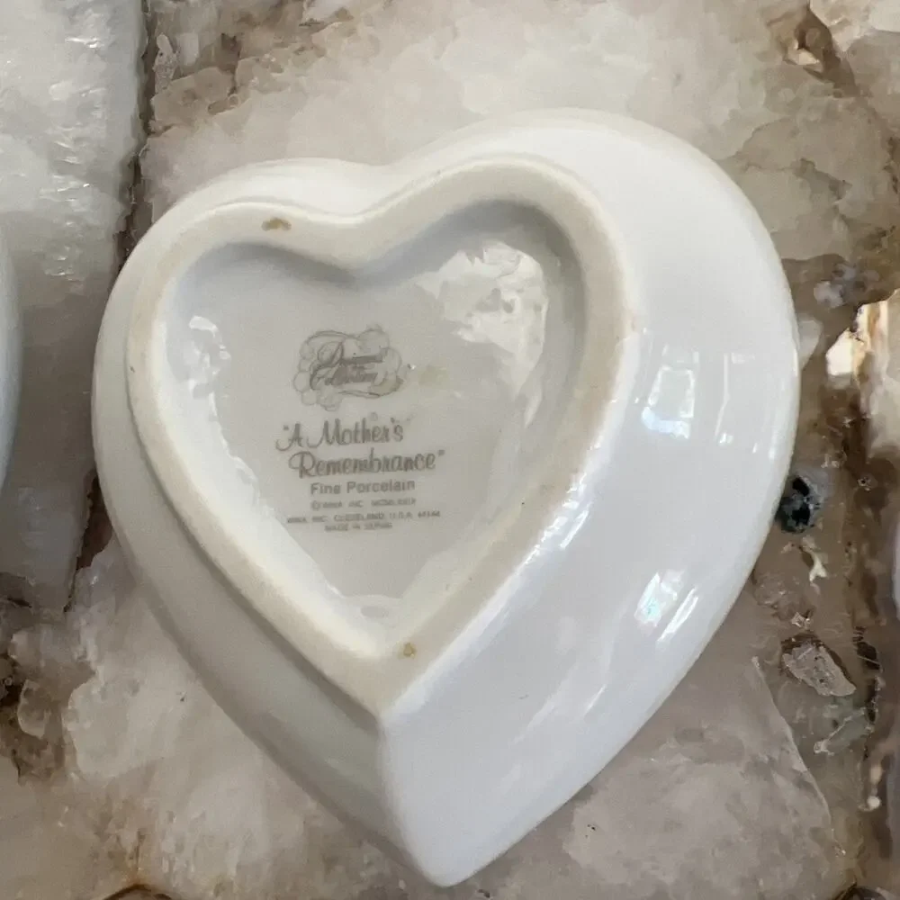 Designers Collection Fine Porcelain Heart Trinket Box A Mother's Remembrance